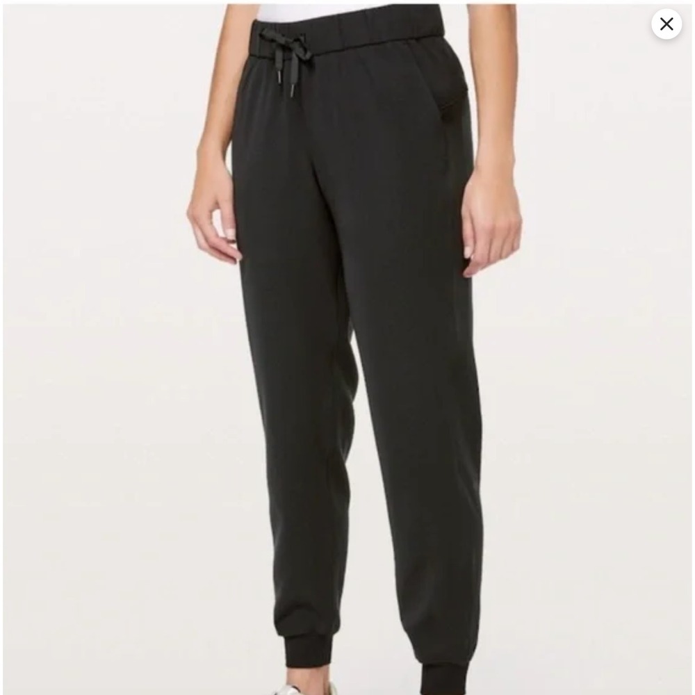 Lululemon On The Fly Joggers Black Size 2 Women's Tapered Stretch Athleisure Pan